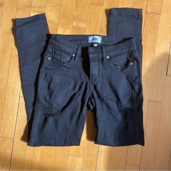 PAIGE SZ 27 RIPPED KNEE BLACK JEAN - Picture 3 of 5